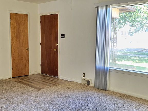 3rd image of 817 W Yucca Ave