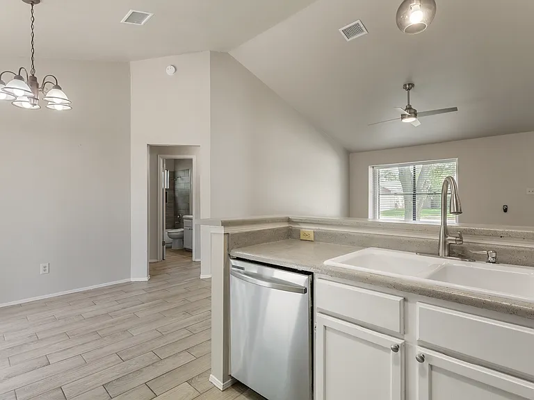 1808 Prairie Star Ln — Photo 15