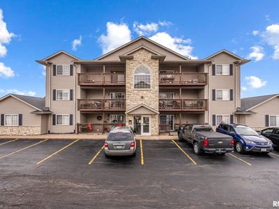 3211 S 16th Ave UNIT 301, Eldridge, IA, 52748