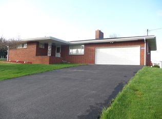 1653 Keystone Park Rd, New Alexandria, PA 15670