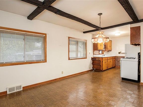 4th image of 4896 Kennison Pkwy