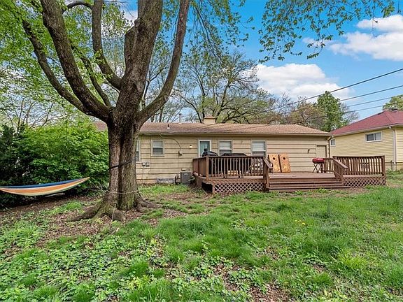 3rd image of 8885 Westbrooke Dr