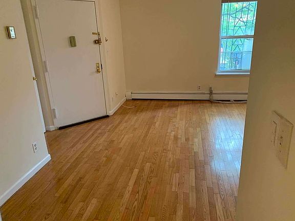 3rd image of 45 W 118th St #212R