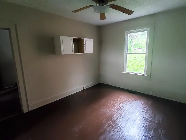 1713 Bluefield Ave — Photo 18