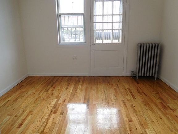 3rd image of 2050 29th St APT 3A