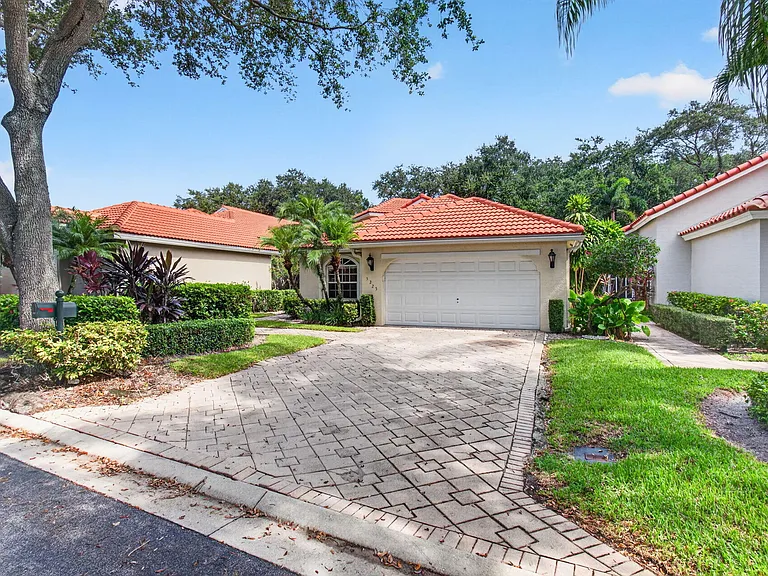 5225 Brookview Dr — Photo 30