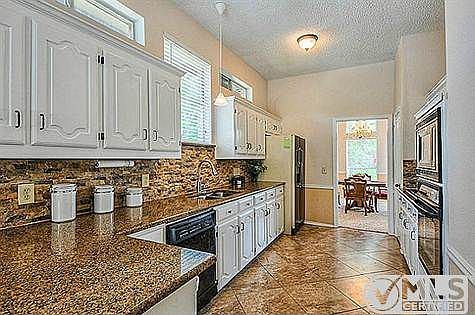 5th image of 2328 Claremont Ct
