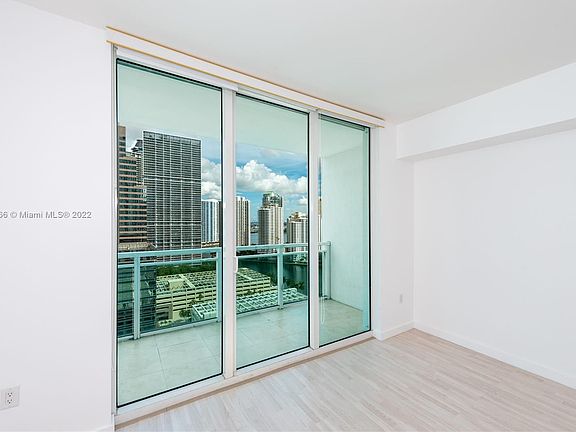 3rd image of 950 Brickell Bay Dr APT 2408