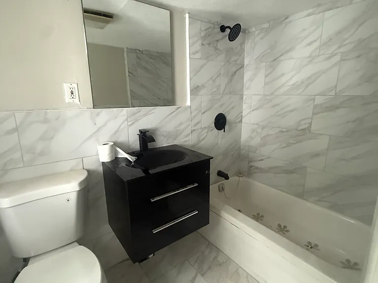 315 Maffett St #319 — Photo 4