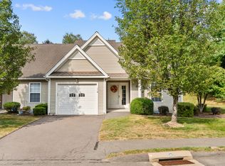 114 Haley Ln #114, Sandy Hook, CT 06482