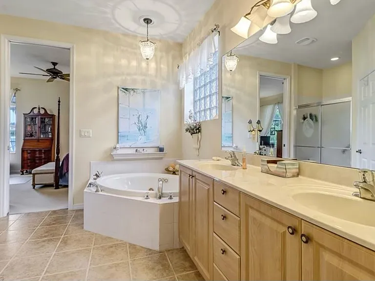 1041 Jardin Dr — Photo 13