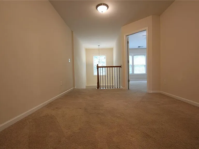 2132 Greencrest Cir — Photo 13