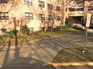 5 Schenck Ave APT 1B, Great Neck, NY 11021