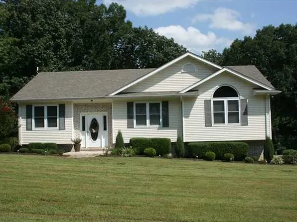 526 Hurricane Hills Dr, Waynesboro, TN 38485