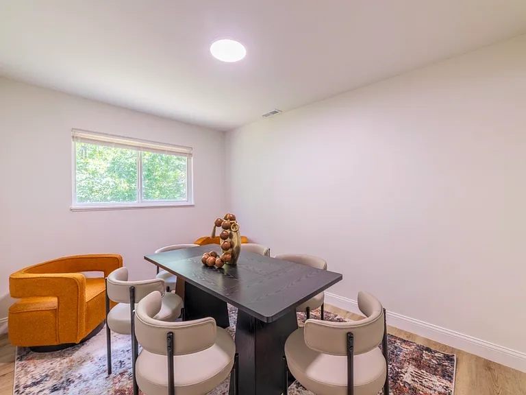 1088 Hobart St — Photo 6