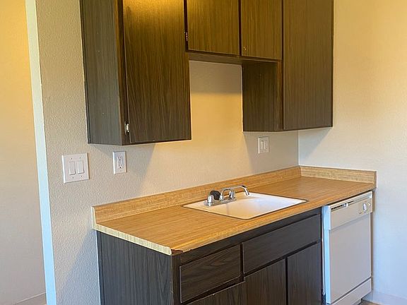 4th image of 230 E Alvin Dr #223F