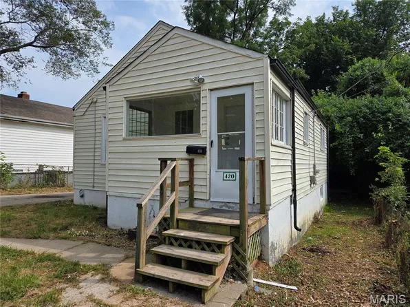 420 Scenic Dr, Saint Louis, MO 63137