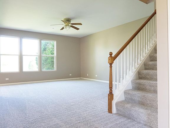 3rd image of 1524 Yellowstone Dr
