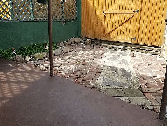 2nd image of 515 Linden St