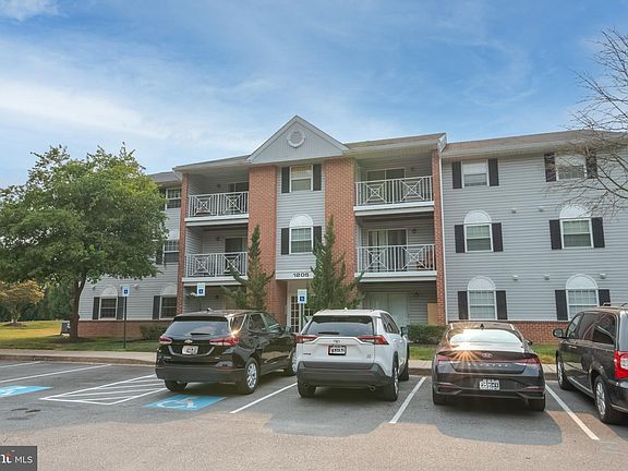 3rd image of 1205 Raven Wood Ct Unit 102