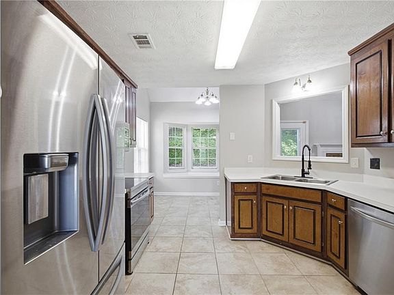5th image of 5482 Riverside Dr
