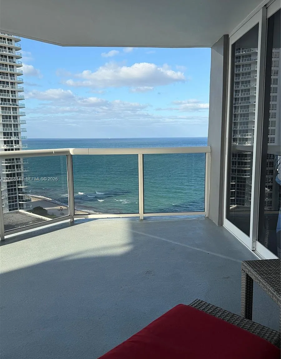 La Gorce Palace Condo — Photo 2