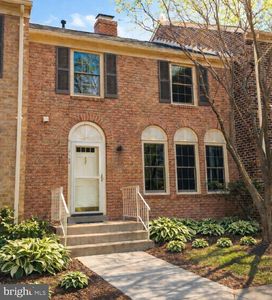 2145 Kings Mill Ct, Falls Church, VA, 22043