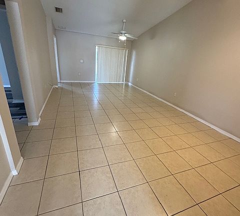 3rd image of 860 Grantham Dr