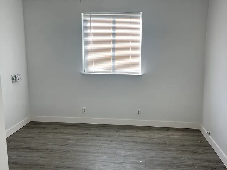 4091 Railroad Ave — Photo 5