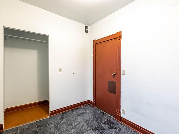 3rd image of 3001 W 21st Pl #3