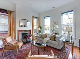 415 Whitaker St, Savannah, GA