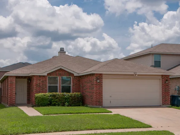 3833 Foxhound Ln, Fort Worth, TX 76123