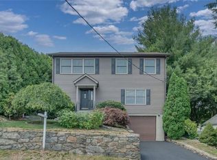 5 Deane Pl, Larchmont, NY 10538