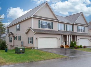 10 Indigo Ln, Essex Jct, VT 05452