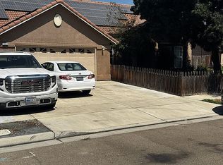 15932 W Stanislaus Ave, Kerman, CA 93630