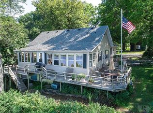 35 Bluff Park Rd, Montrose, IA 52639