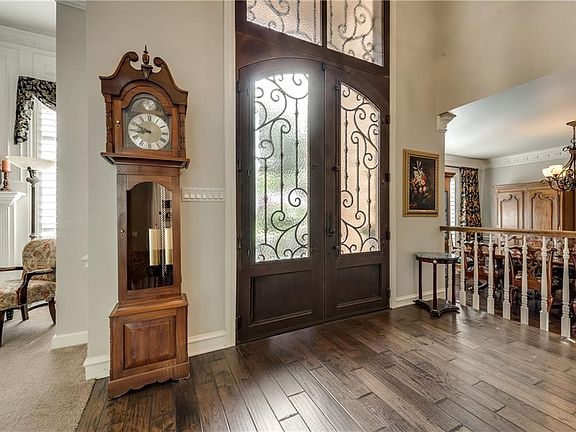 4th image of 115 Hunters Hill Cir