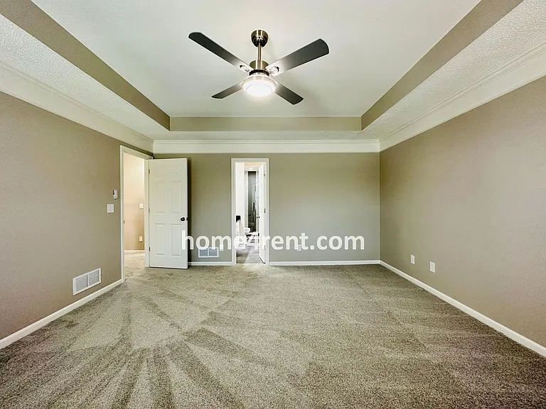 902 Sherman Pkwy — Photo 35