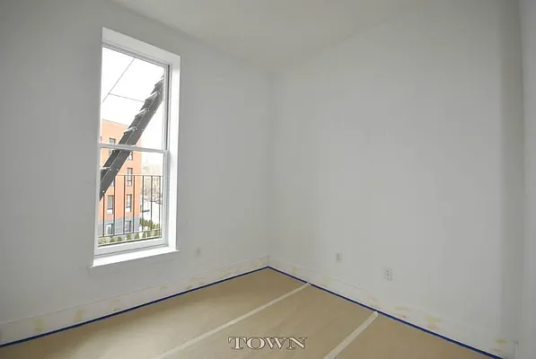 Rented by Town Residential | media 29