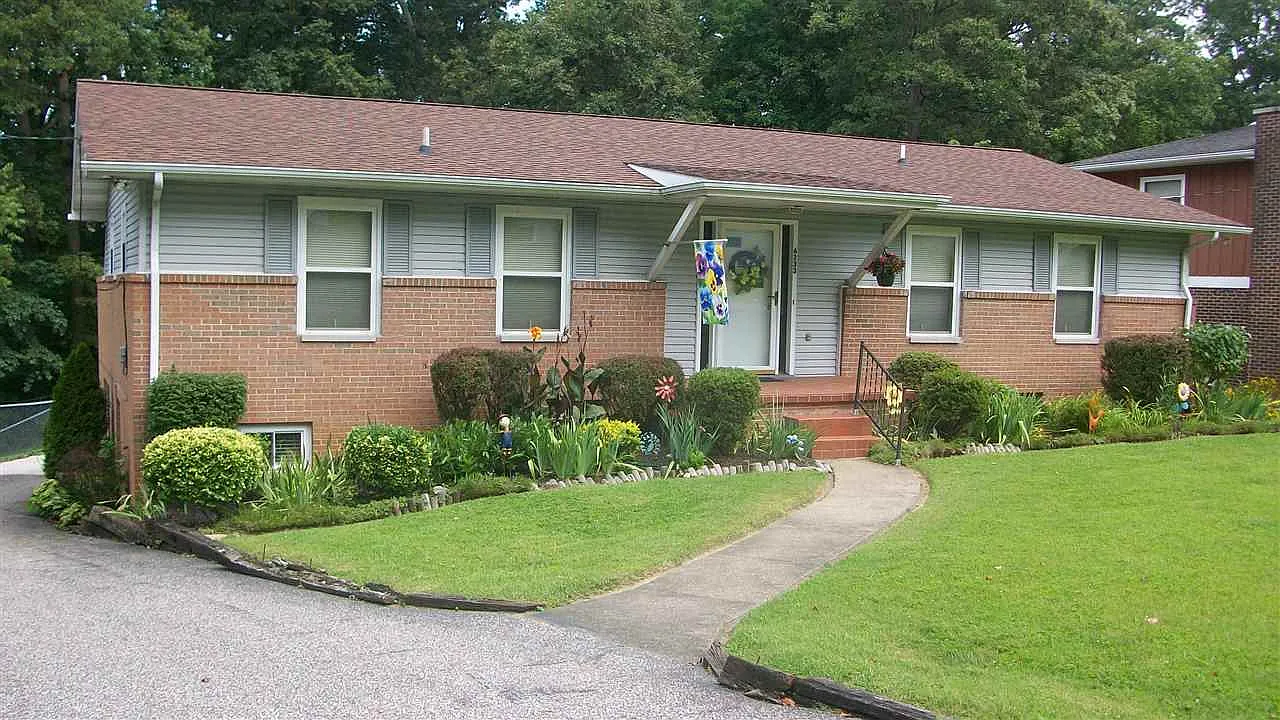 246 Highland Dr photo 1