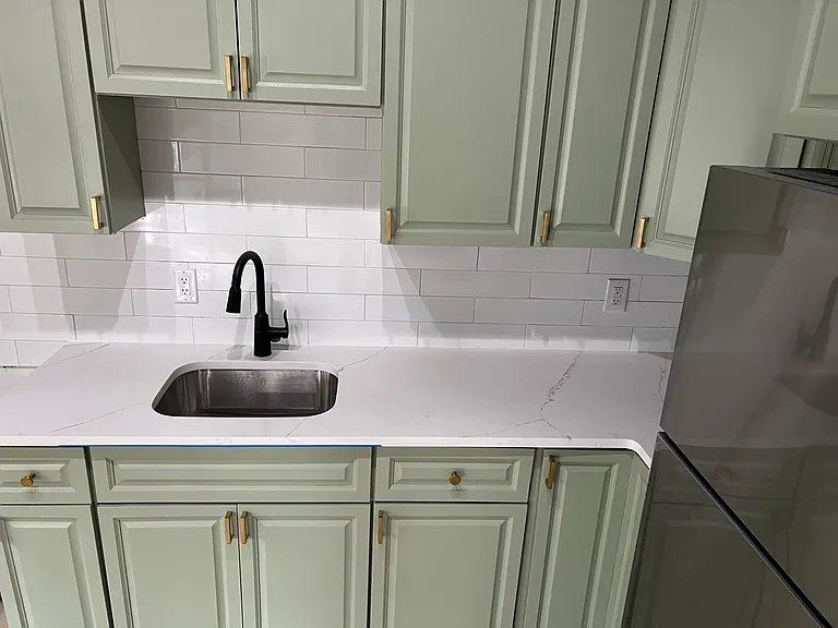 110 Railroad Ave #4 — Photo 2