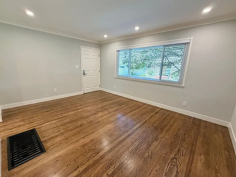Laurel Oaks Apts — Photo 31