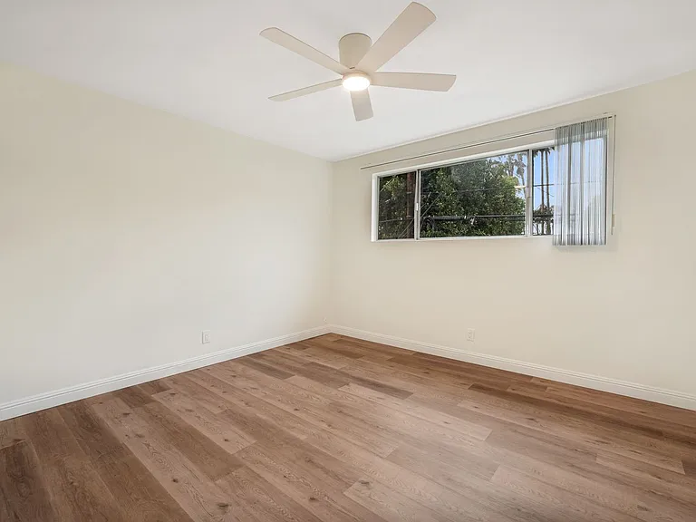 911 Havenhurst Drive (#840) — Photo 13