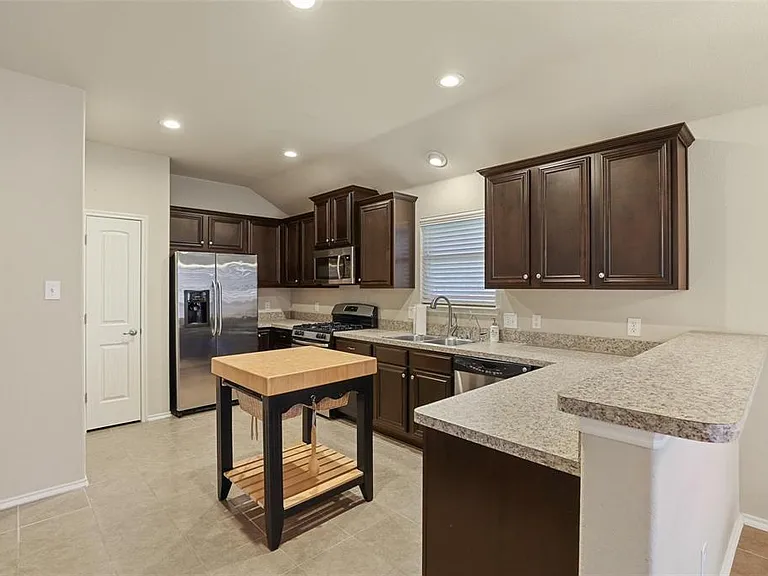 2404 Slalom Dr — Photo 9