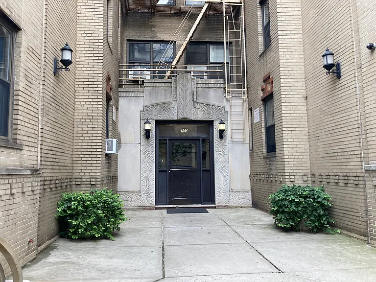 105 Arden St #4H — Photo 9