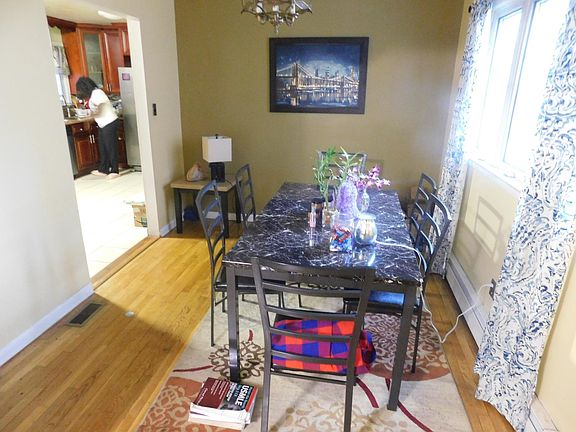 2nd image of 151 Mallory Ave #1