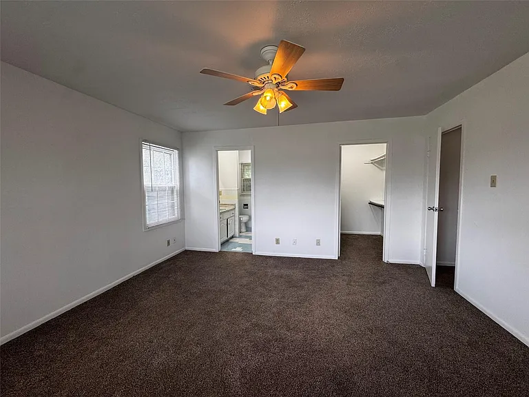 7702 Pitter Pat Ln — Photo 14