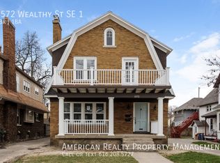 1572 Wealthy St SE LOWR 1, Grand Rapids, MI 49506