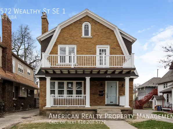 1572 Wealthy St SE, Grand Rapids, MI
