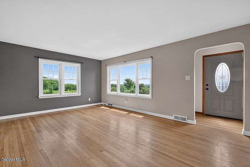 3rd image of 860 Scotch Ridge Road